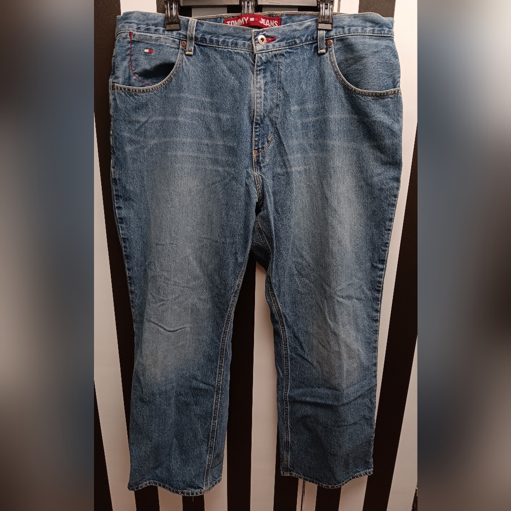 Tommy Hilfiger Jeans. - Picture 3 of 8